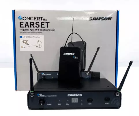 Samson - Concert 88 Earset 16-Channel True Diversity UHF Wireless System with SE10 Earset Microphone - K-Band